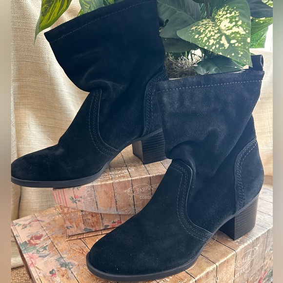 Ladies Sonoma Suede Slouch Boot - Picture 2 of 9